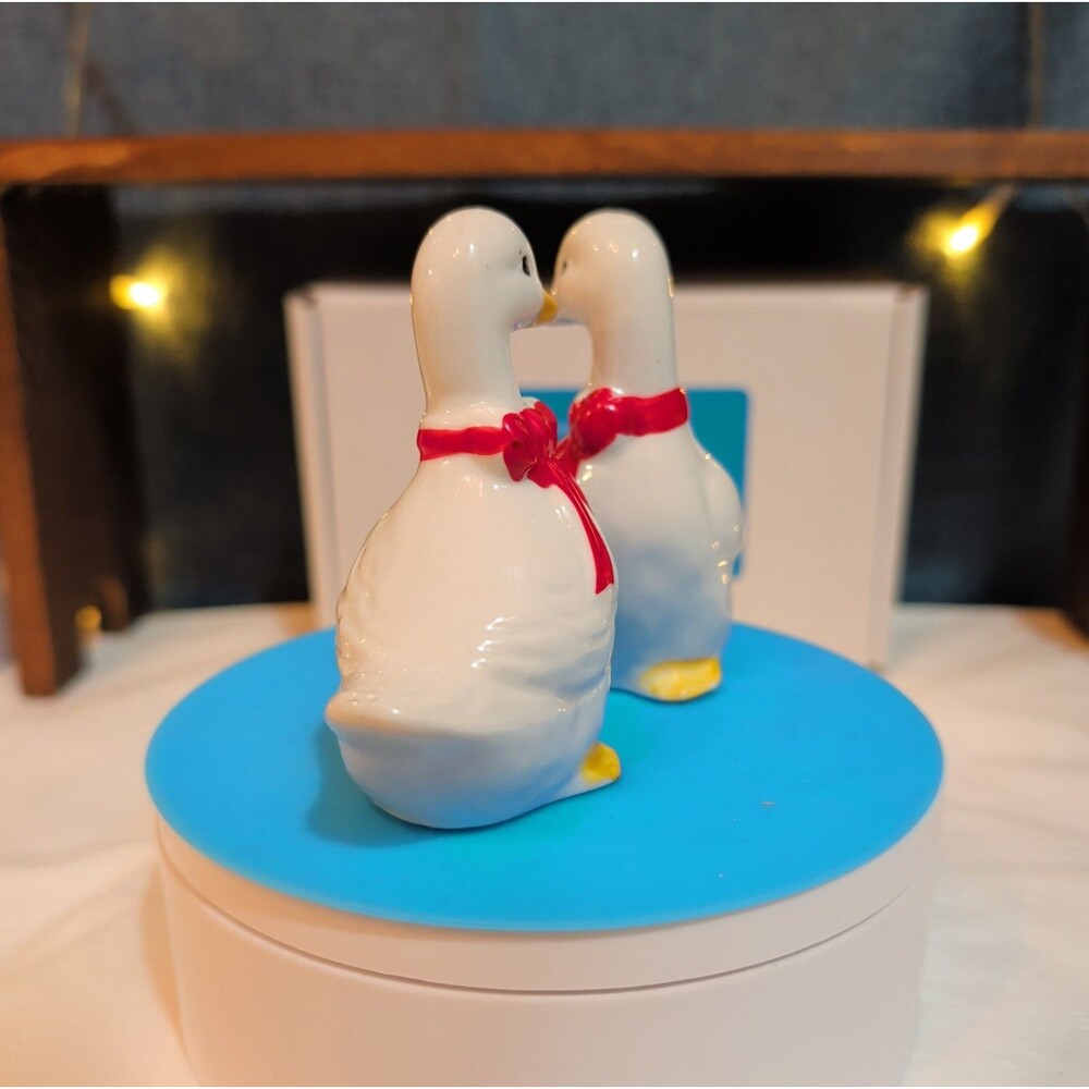 Vintage Ceramic White Goose Figurines Set of 2 Red Bow Farmhouse Decor - Picture 3 of 16
